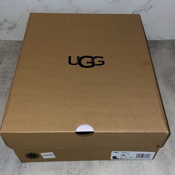 UGG Grey Bailey Bow ll - Picture 14 of 16